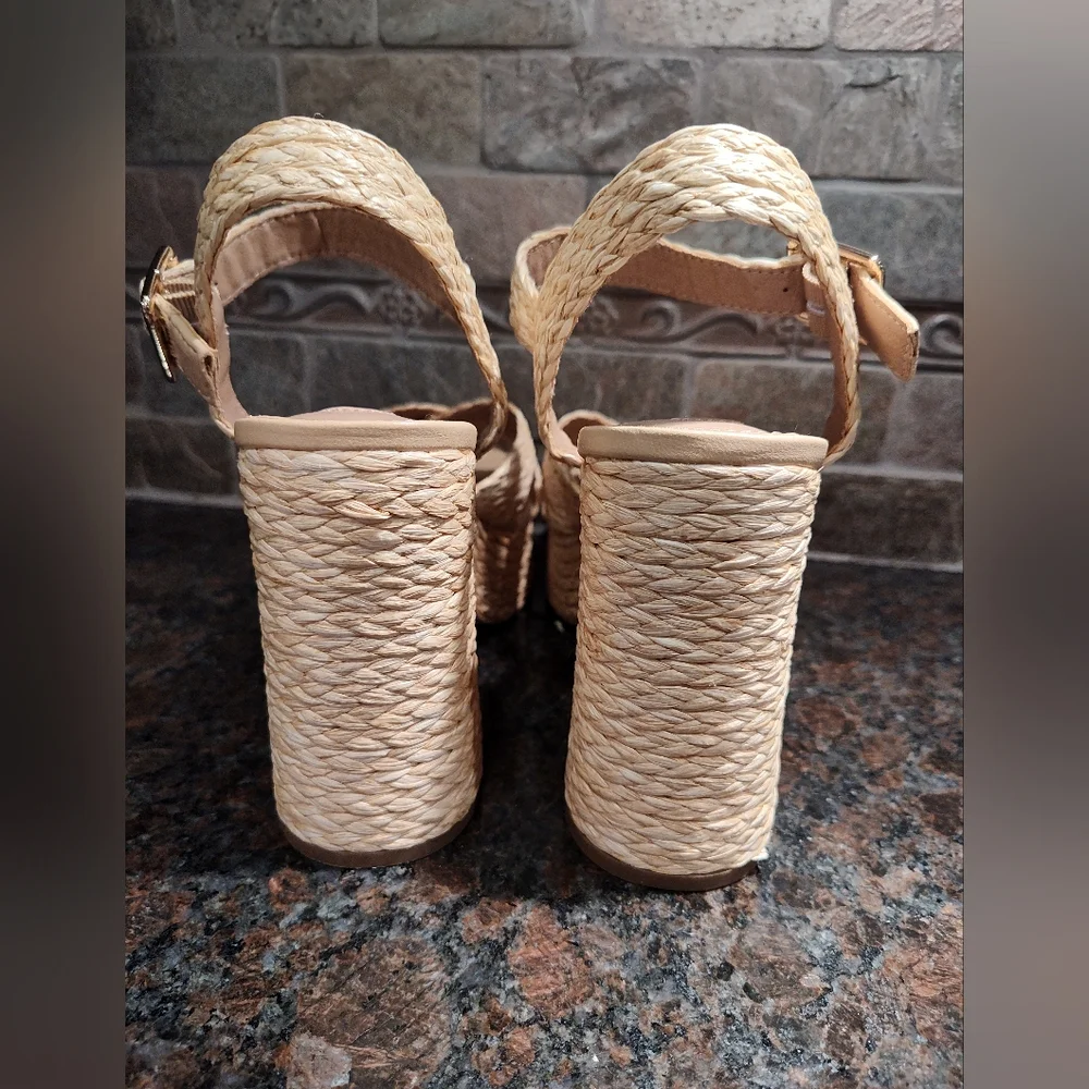 NWOT Steve Madden Carisma Natural Platform Sandals, Size 10